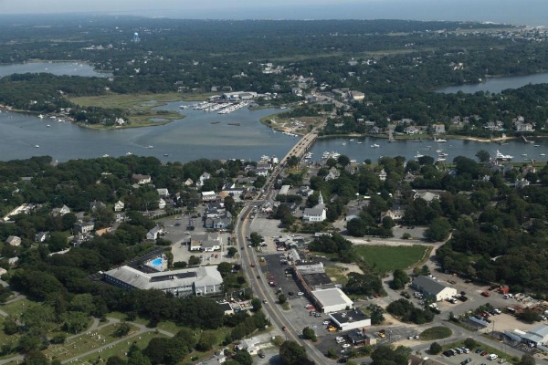 Ambassador Inn and Suites image 13